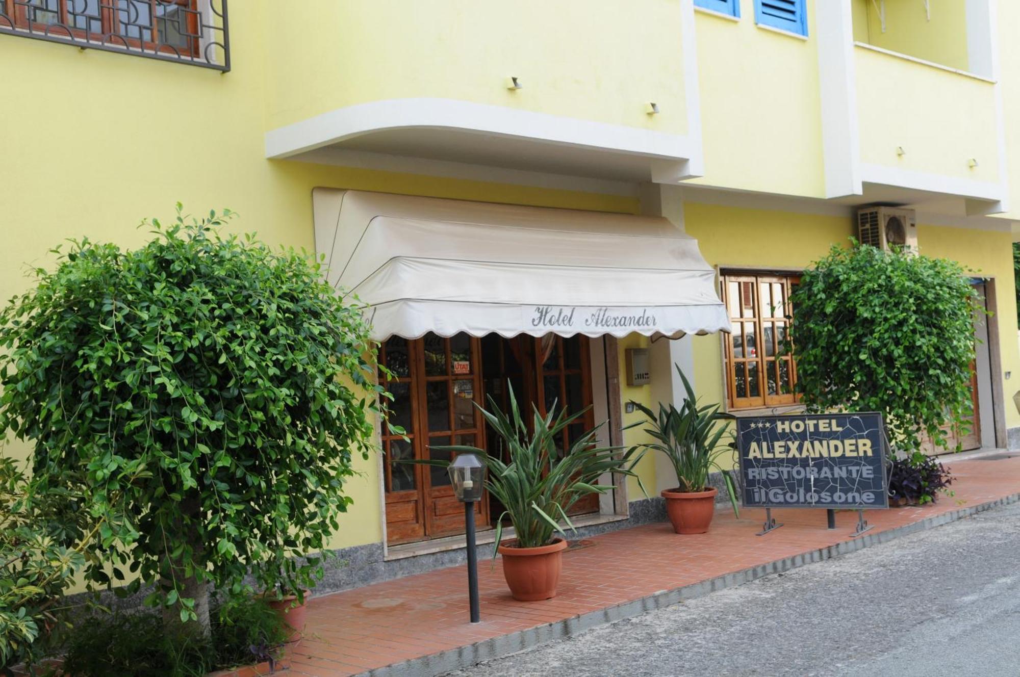 Hotel Alexander Santa Domenica  Exteriör bild